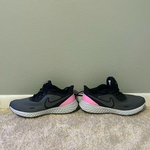 Women’s Nike Tennis Shoes